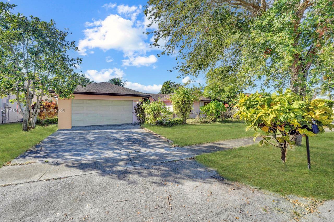 2350 E Lake Miramar Cir