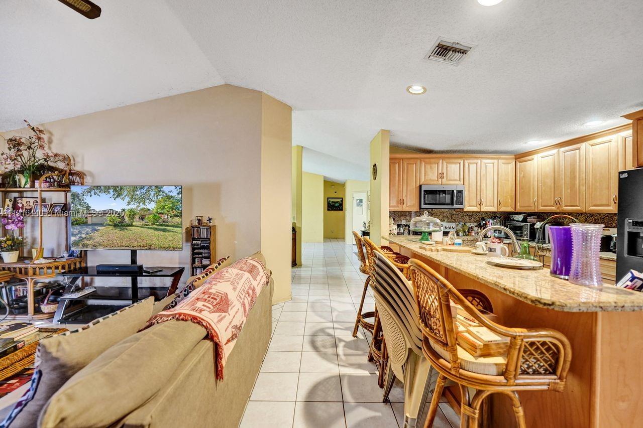 2350 E Lake Miramar Cir