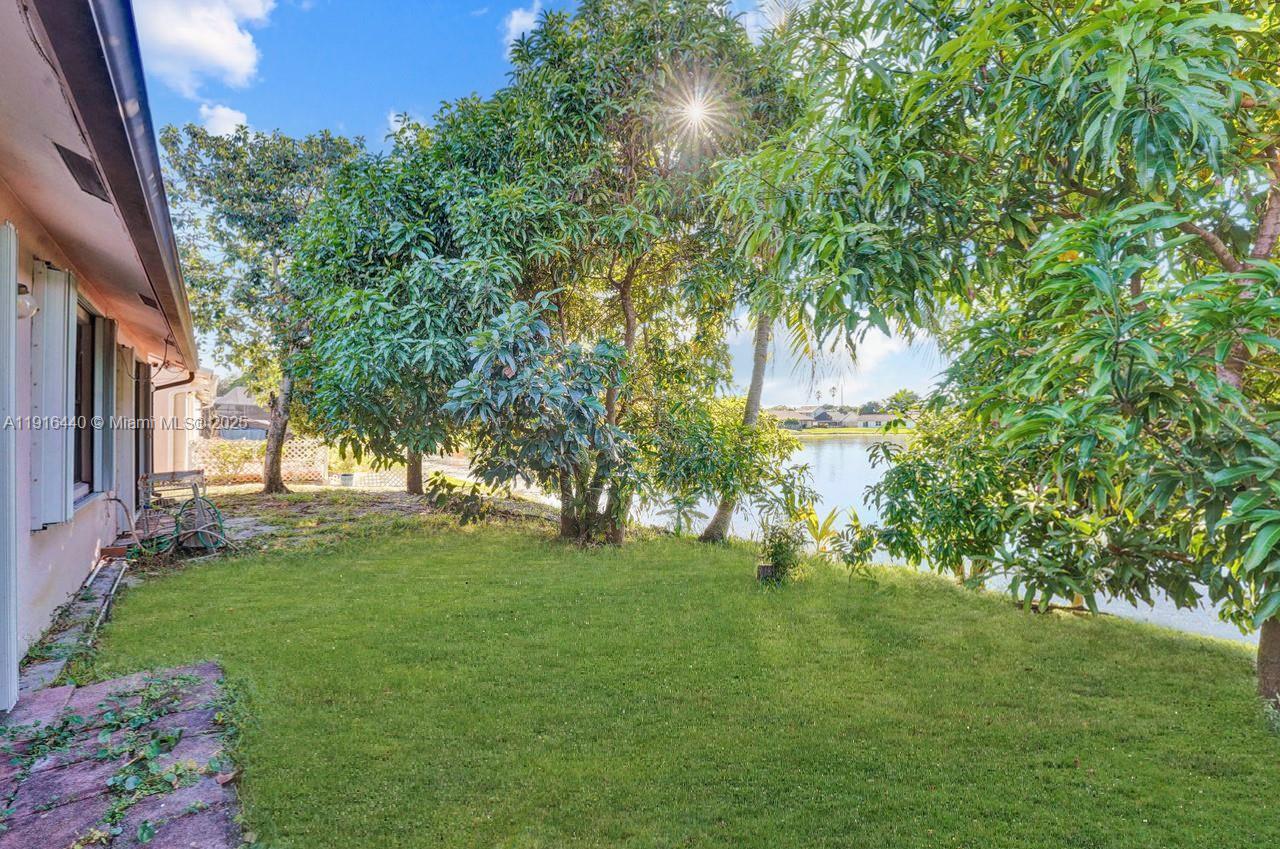 2350 E Lake Miramar Cir