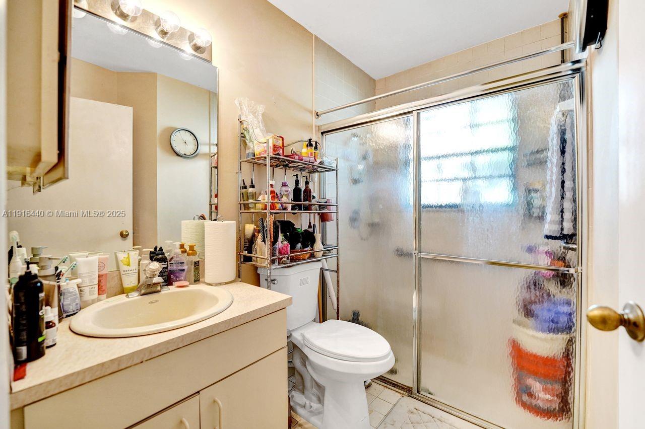 2350 E Lake Miramar Cir