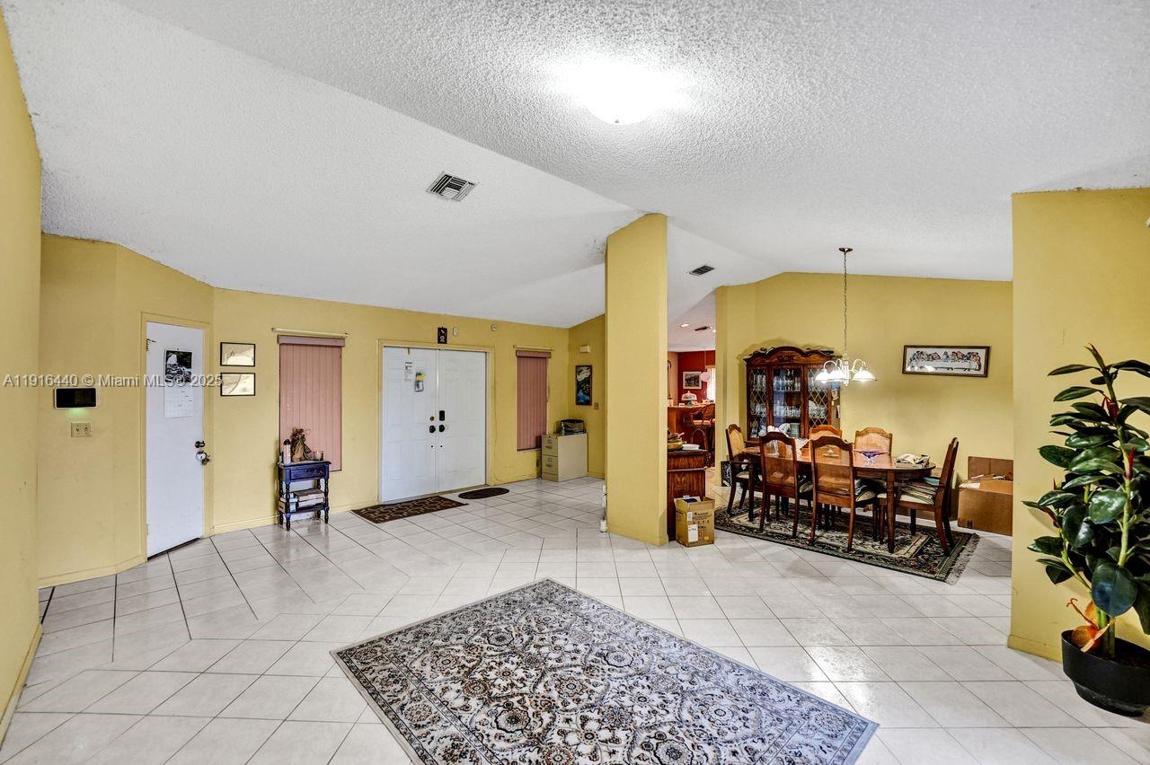 2350 E Lake Miramar Cir