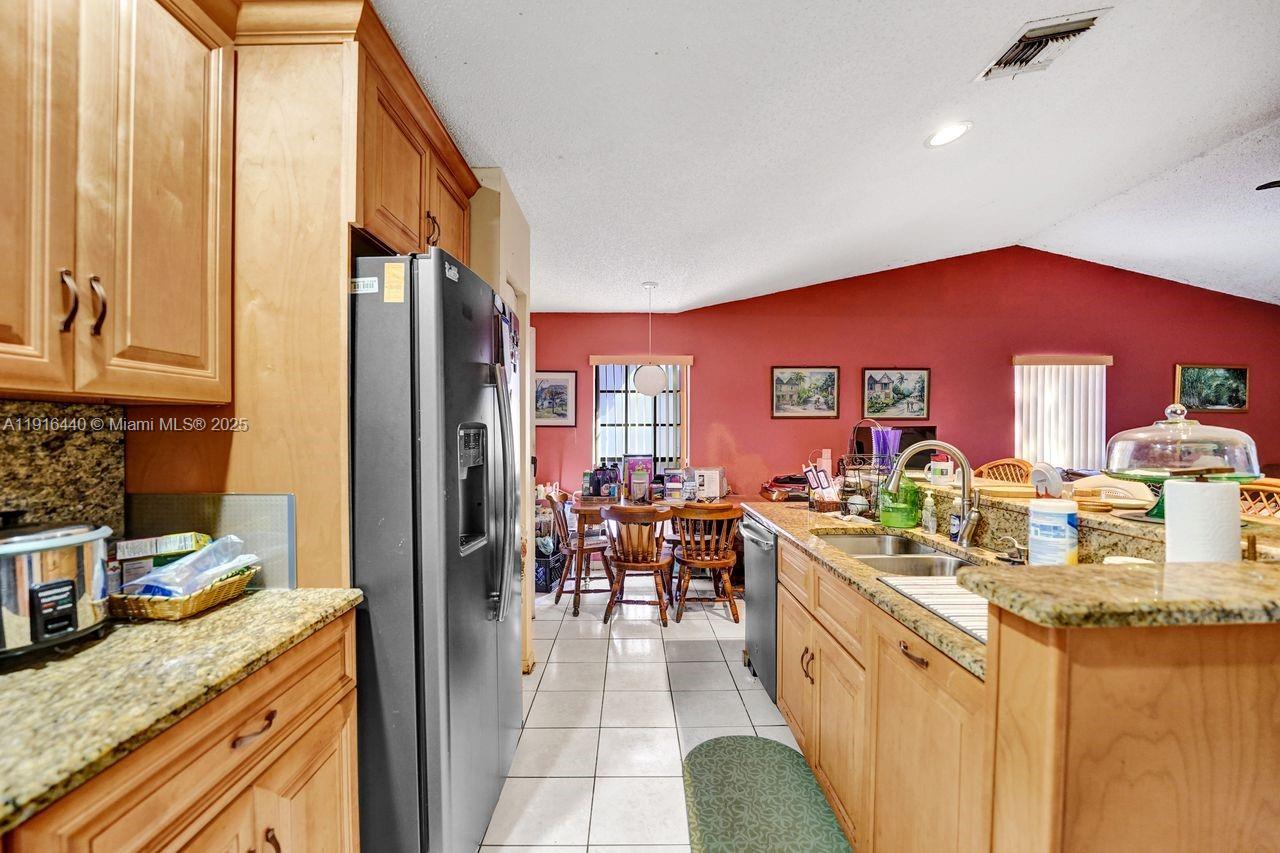 2350 E Lake Miramar Cir