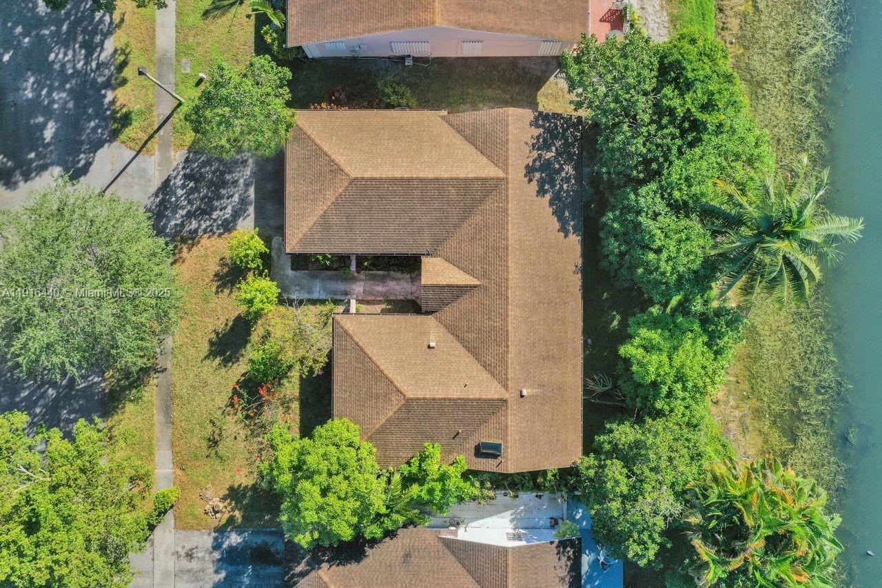 2350 E Lake Miramar Cir