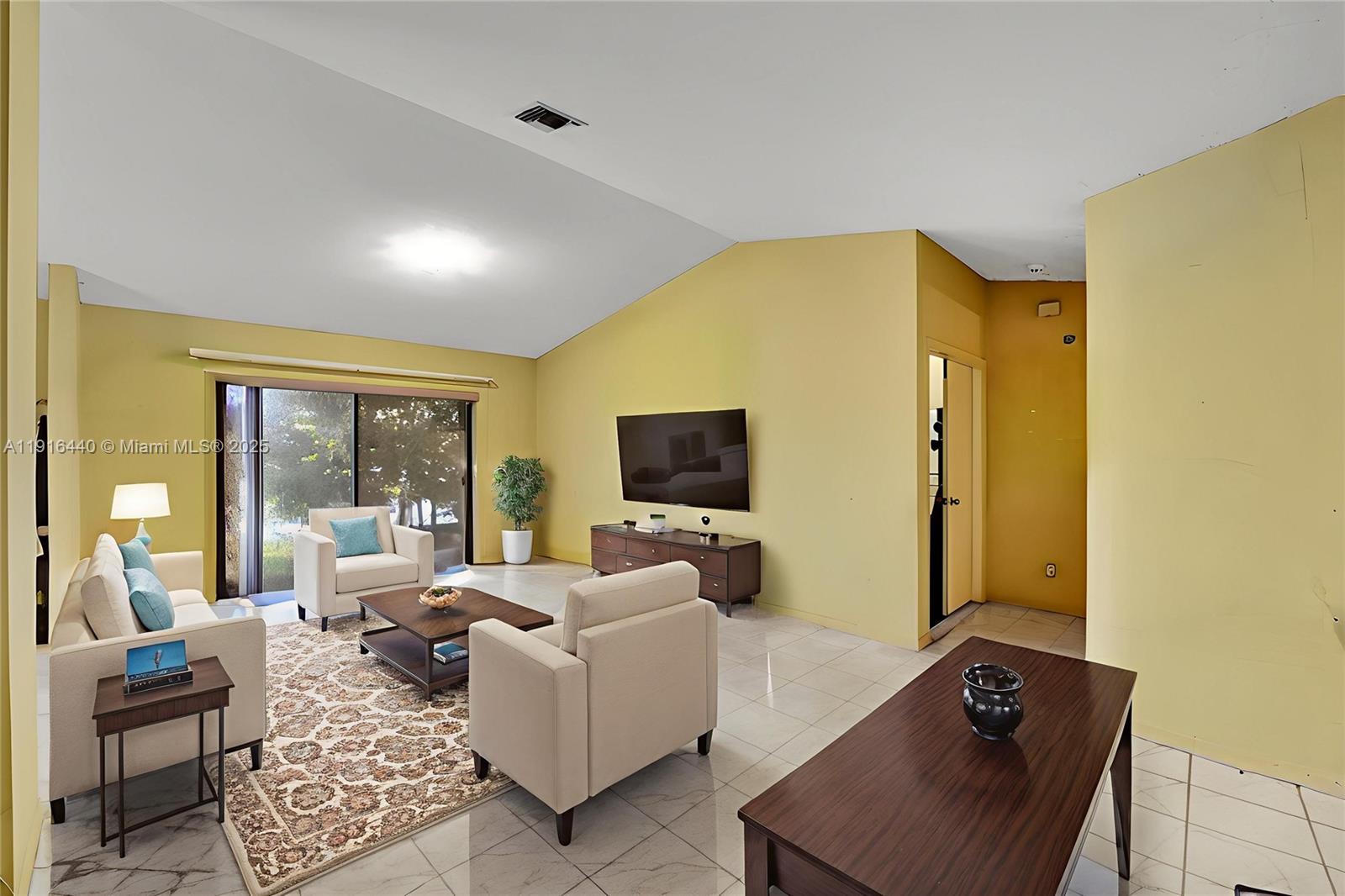 2350 E Lake Miramar Cir