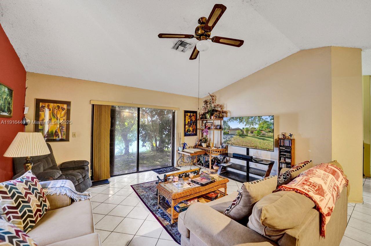 2350 E Lake Miramar Cir