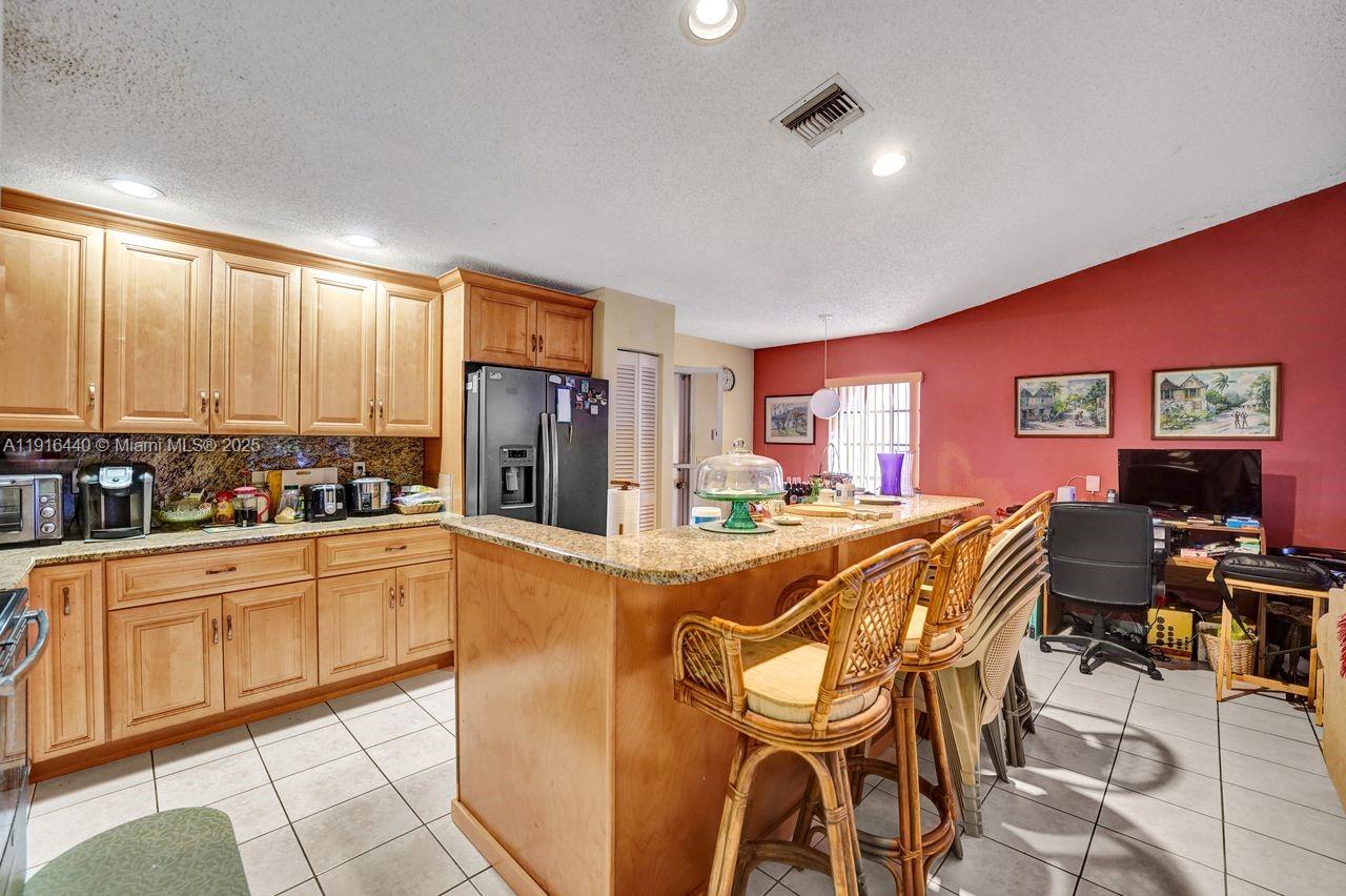 2350 E Lake Miramar Cir