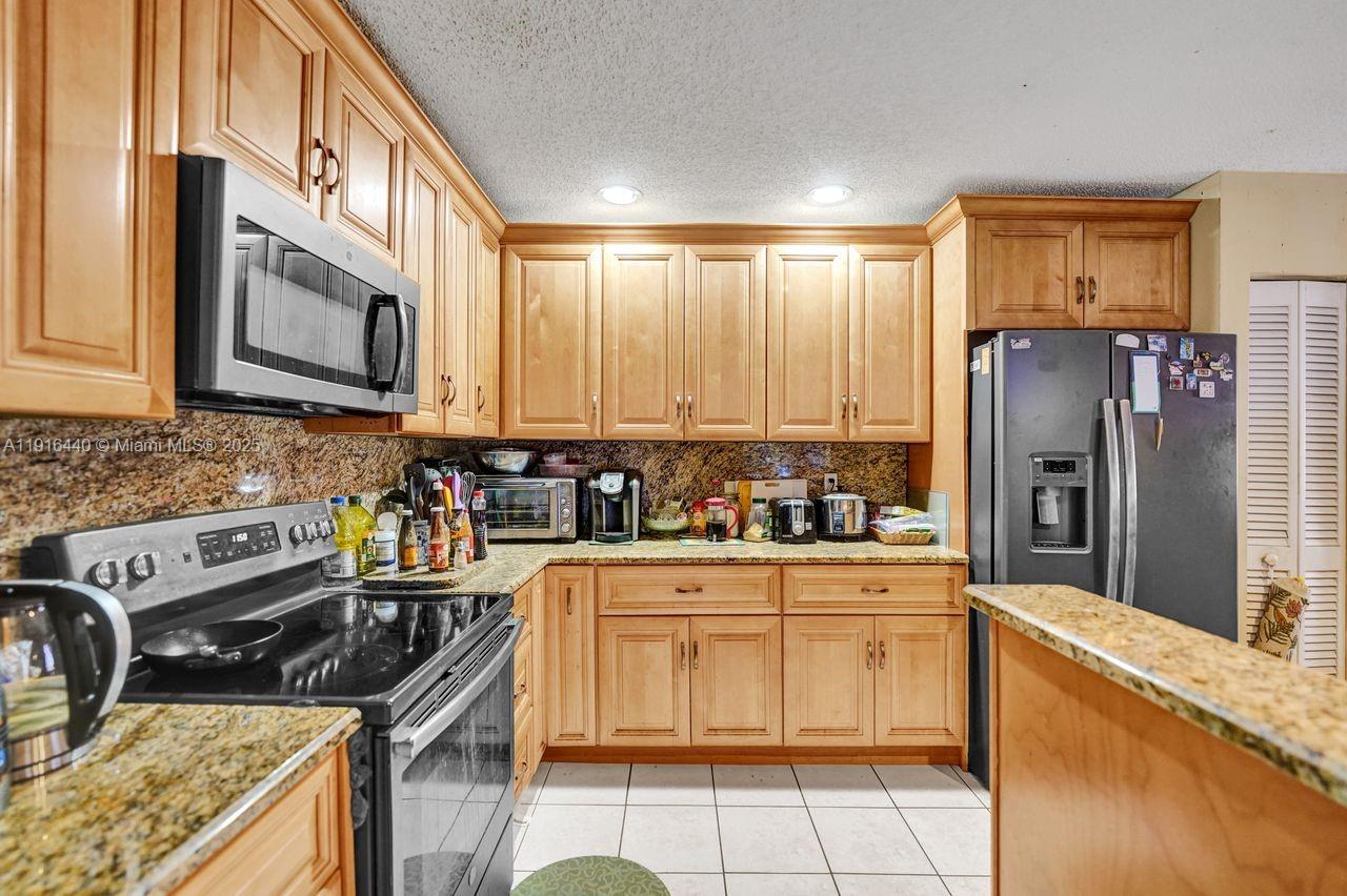 2350 E Lake Miramar Cir