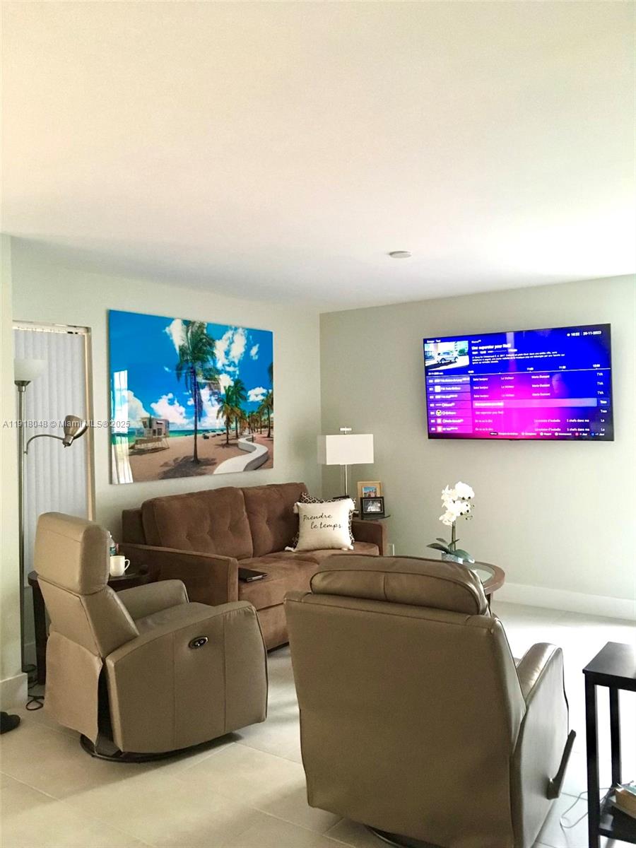 614 Executive Center Dr # 104