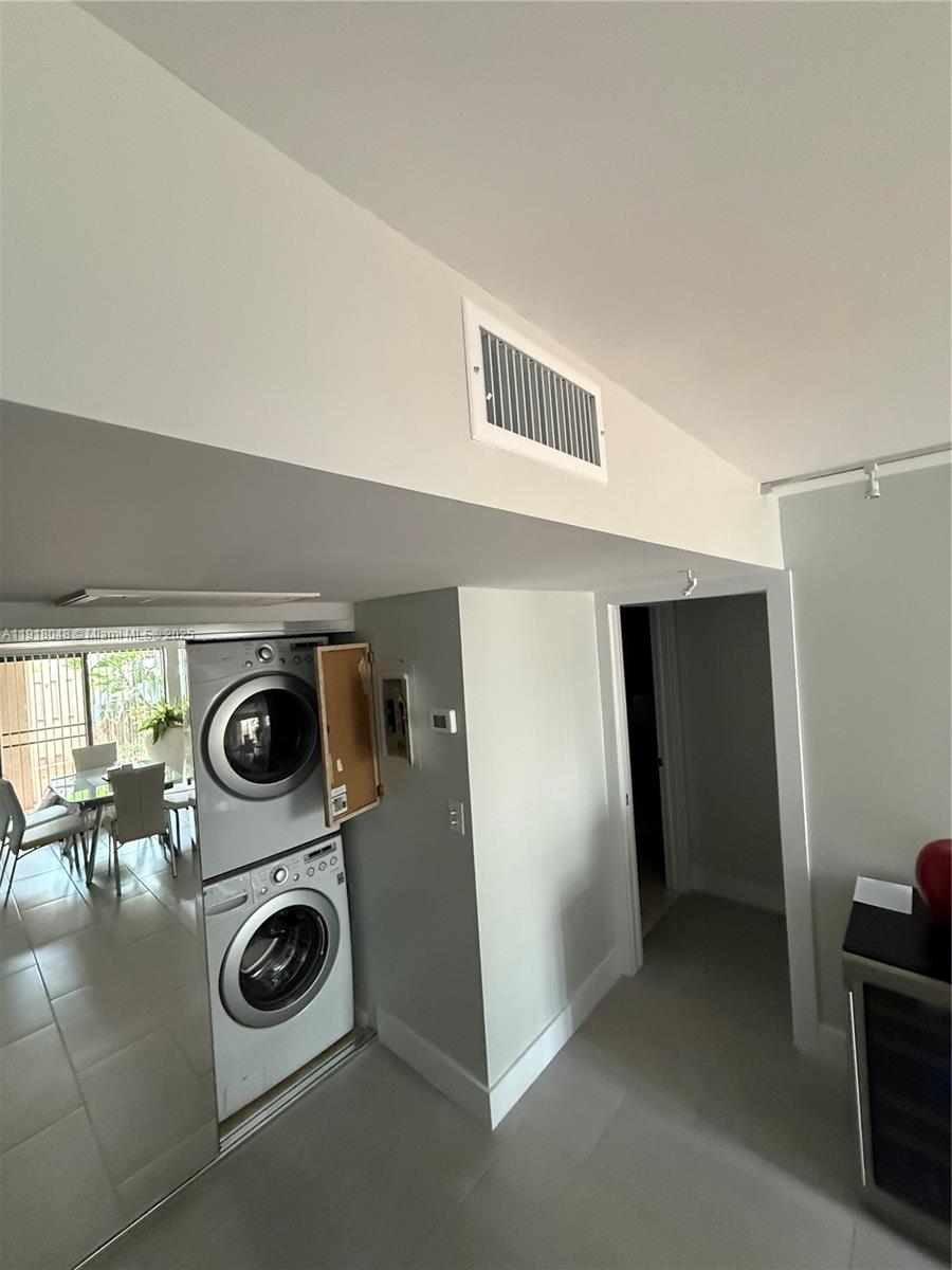 614 Executive Center Dr # 104