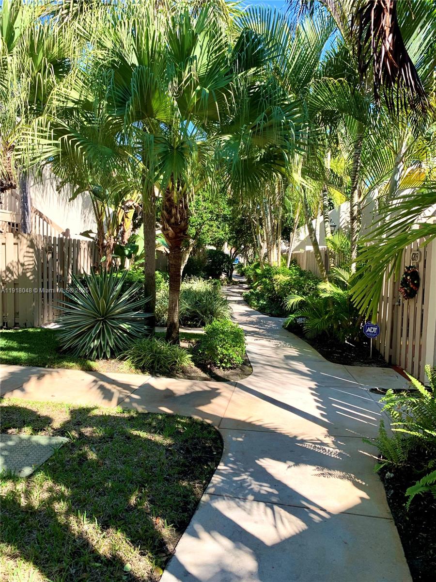 614 Executive Center Dr # 104