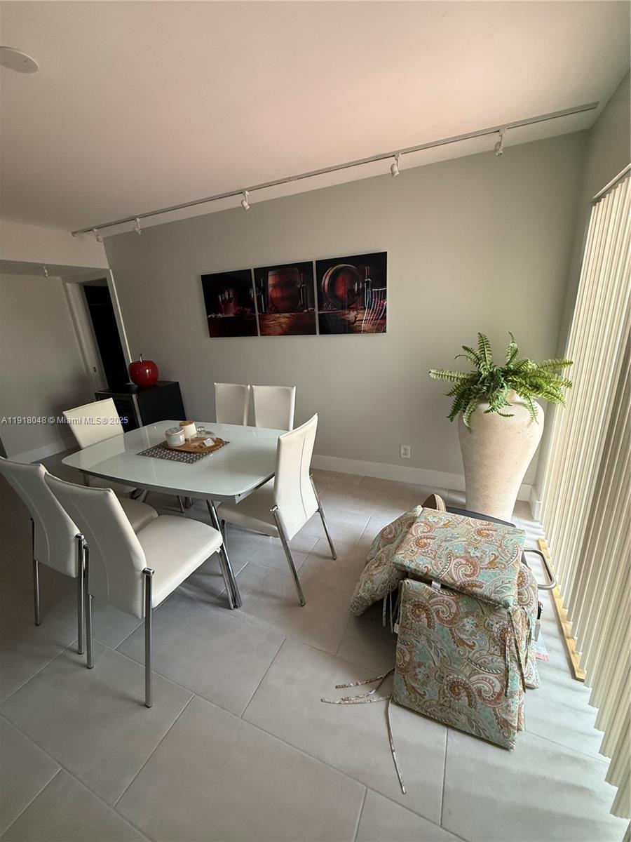 614 Executive Center Dr # 104