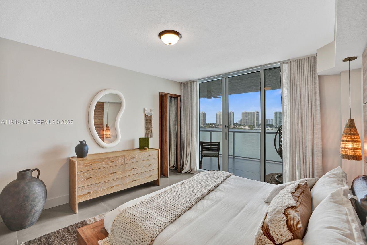 18100 N Bay Rd # 909