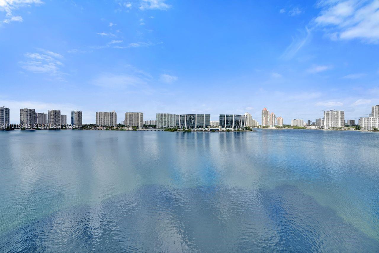 18100 N Bay Rd # 909