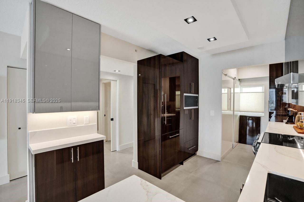 18100 N Bay Rd # 909