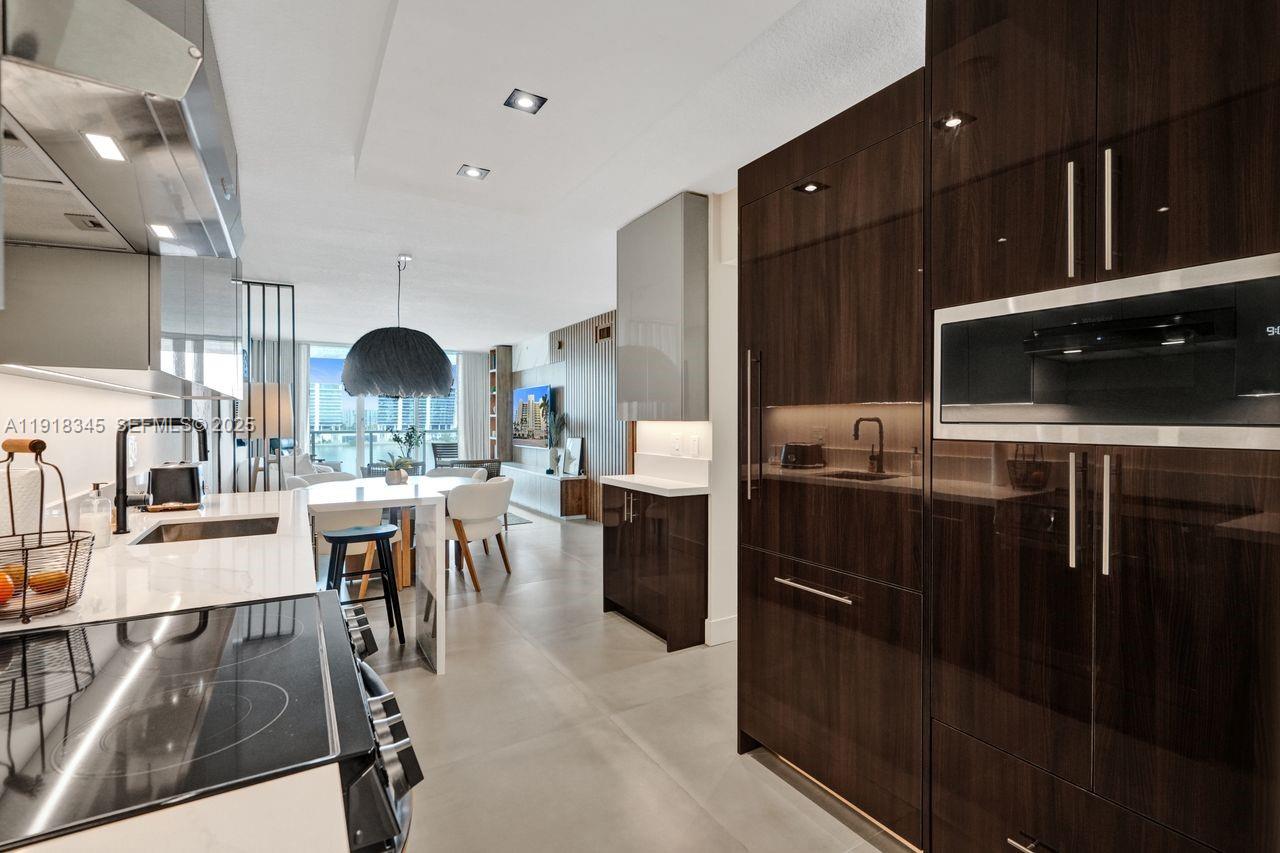 18100 N Bay Rd # 909