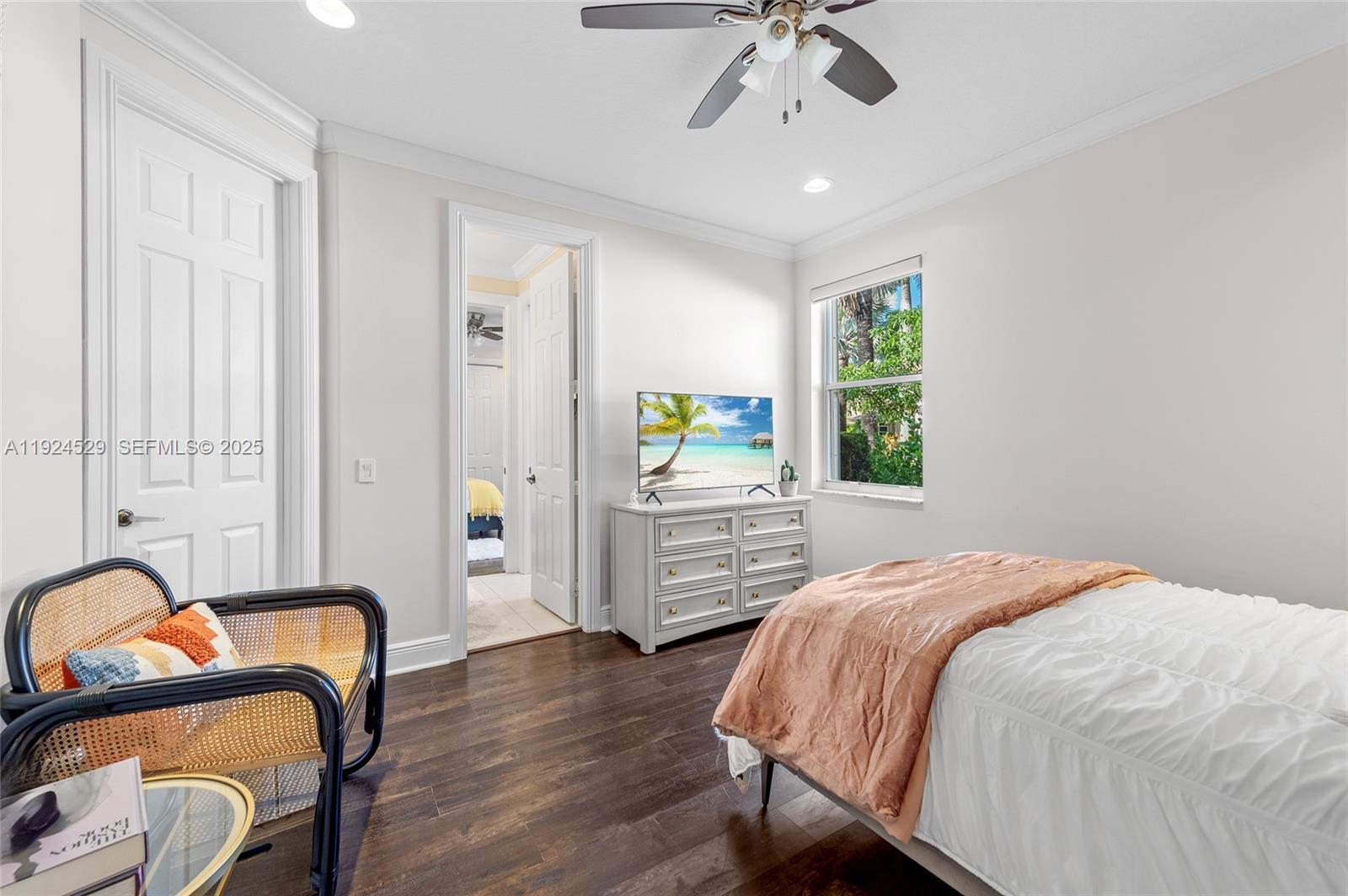 1470 Victoria Isle Dr