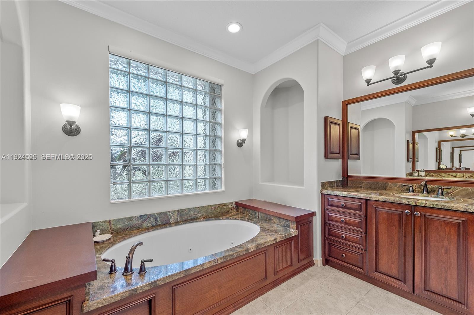 1470 Victoria Isle Dr