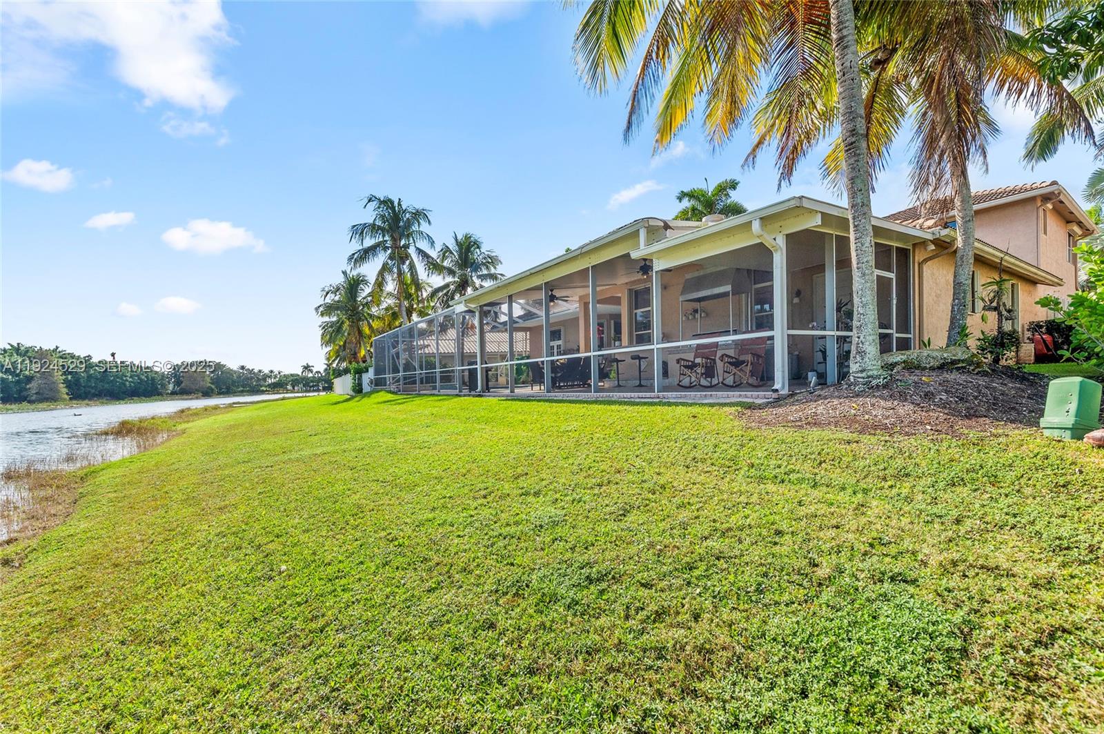 1470 Victoria Isle Dr