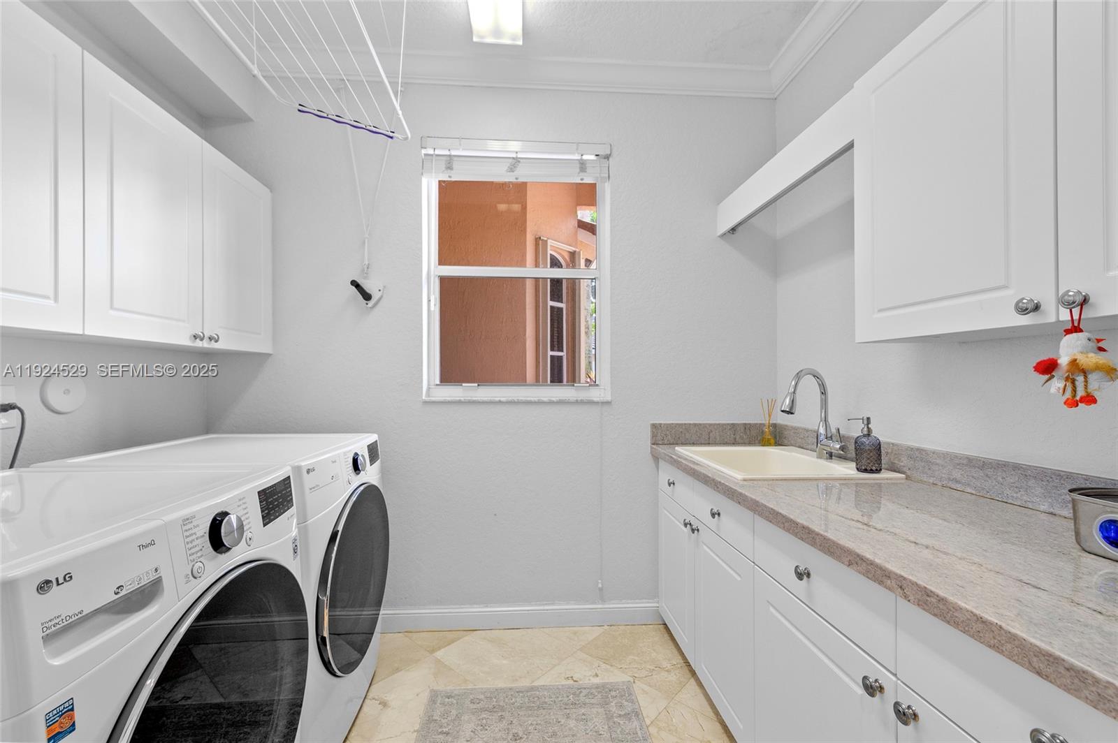 1470 Victoria Isle Dr