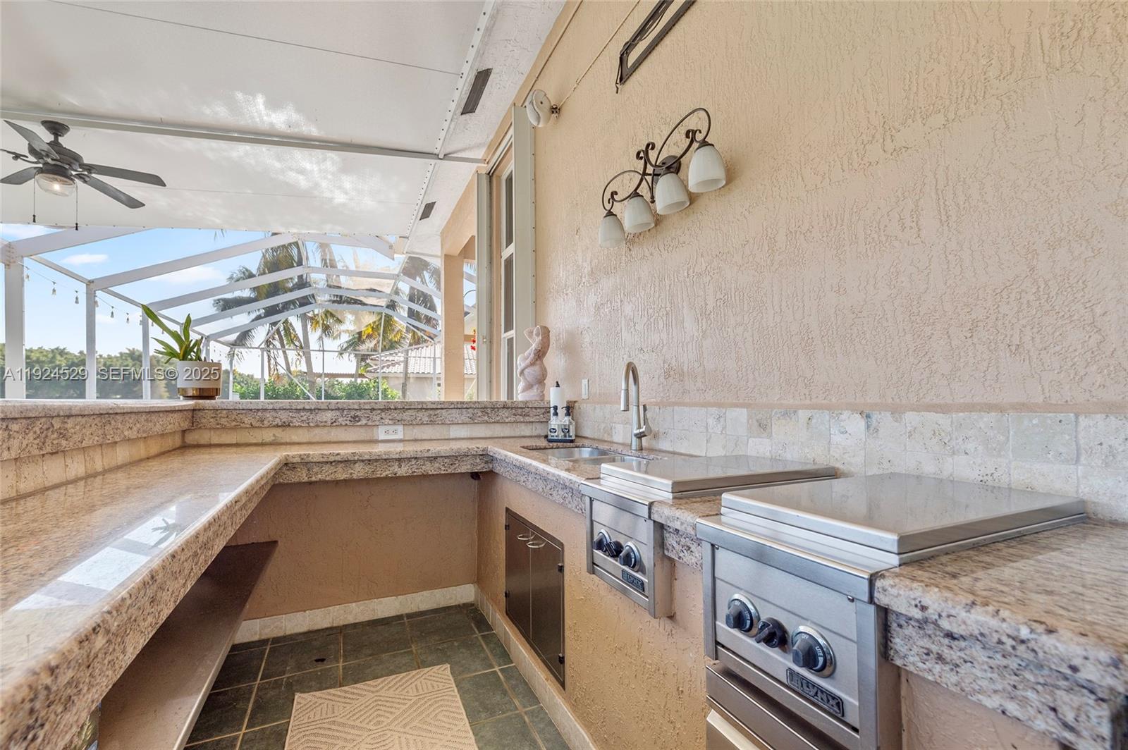 1470 Victoria Isle Dr