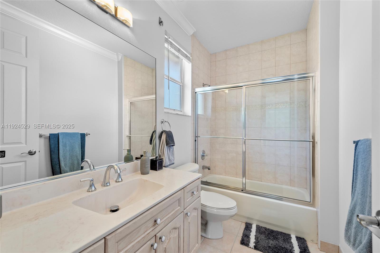 1470 Victoria Isle Dr