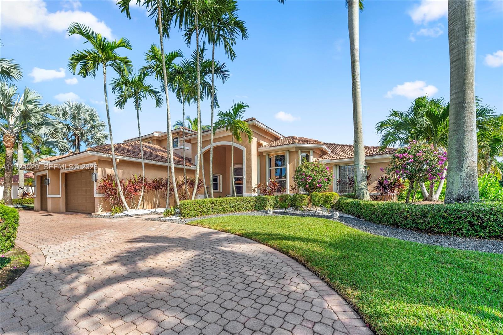 1470 Victoria Isle Dr