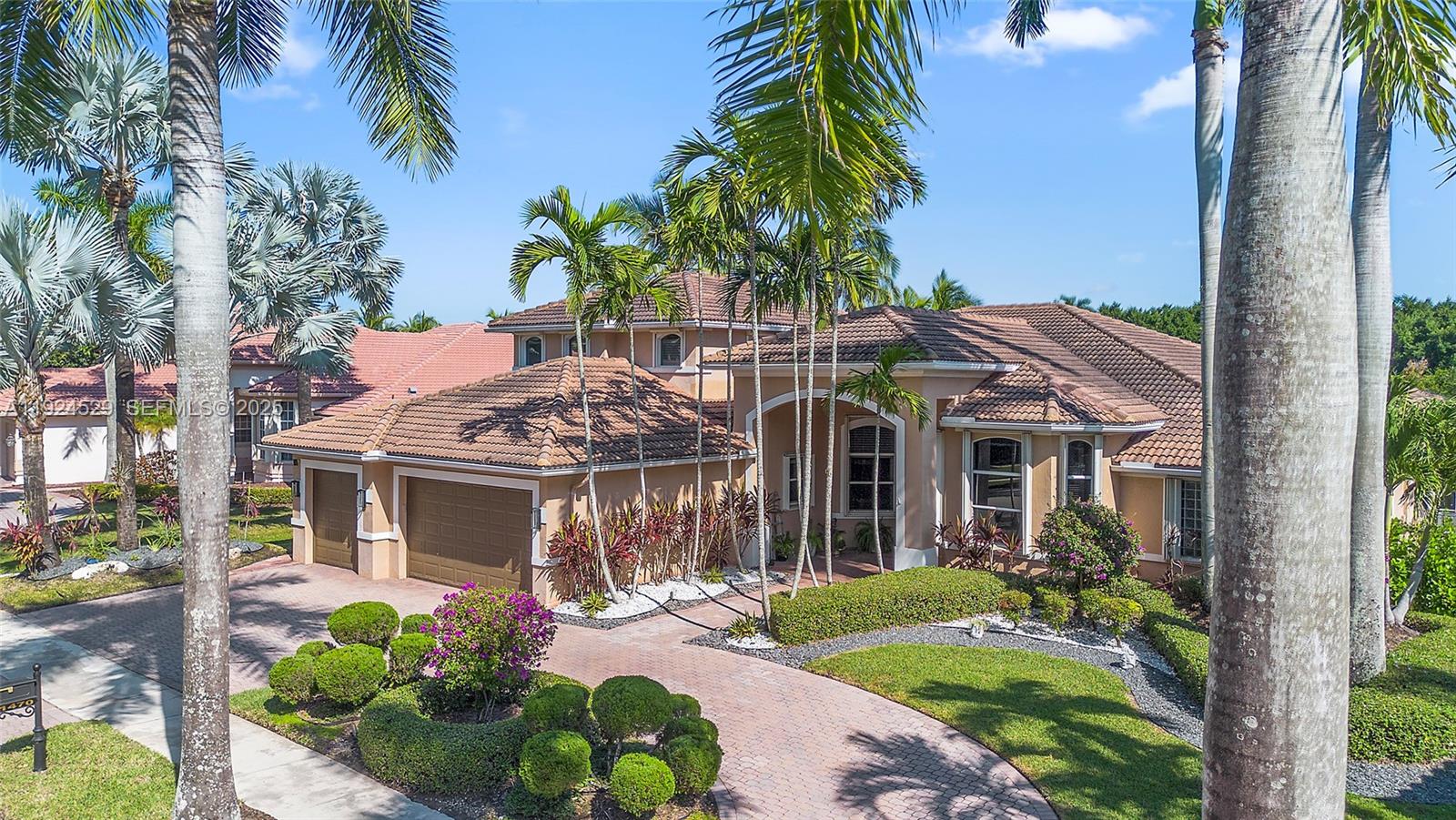 1470 Victoria Isle Dr