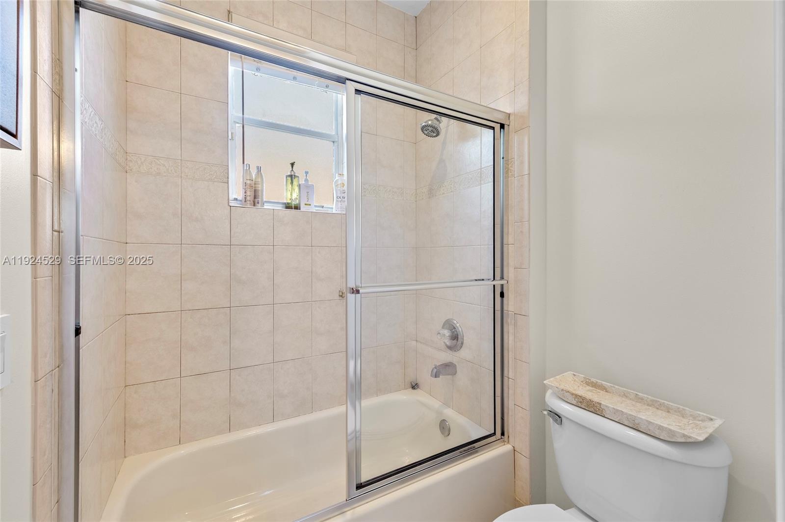 1470 Victoria Isle Dr