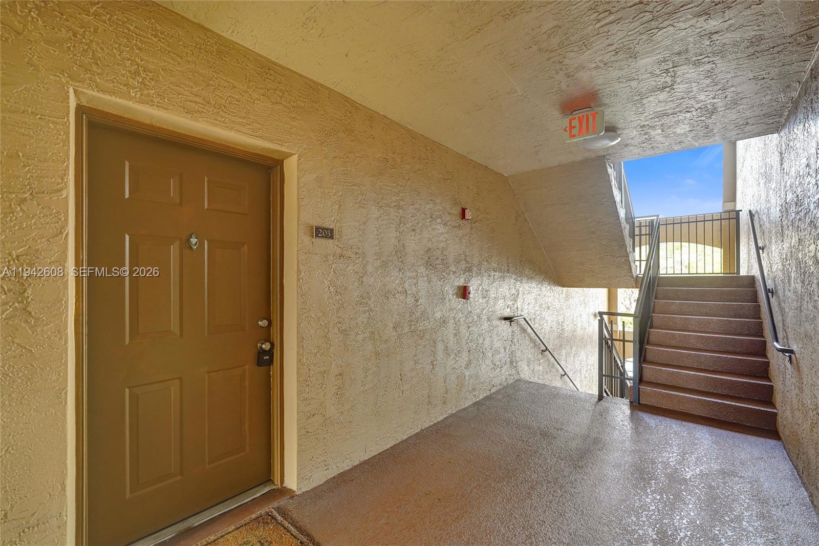 11600 SW 2nd St # 18203