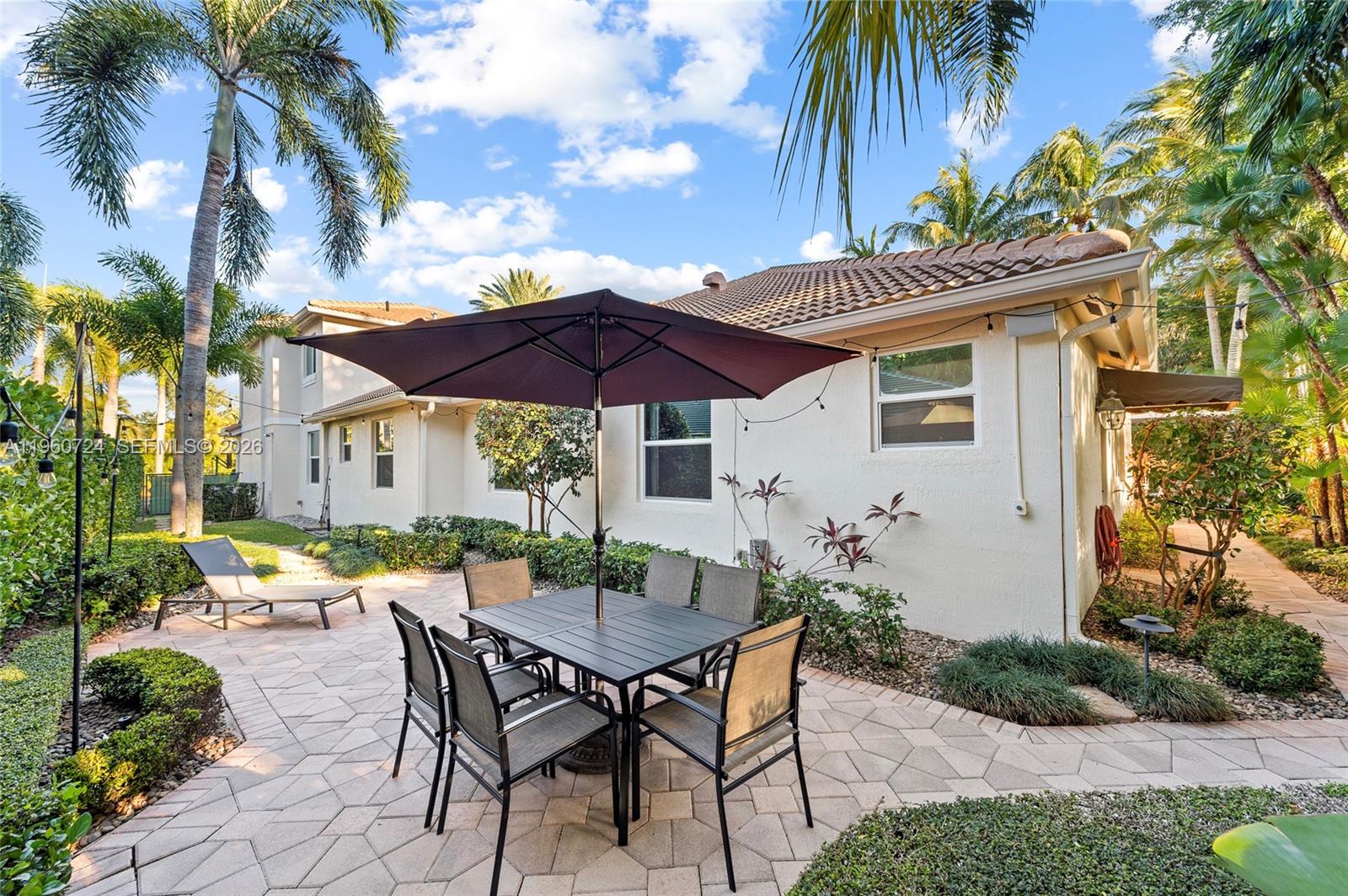 2567 Montclaire Cir