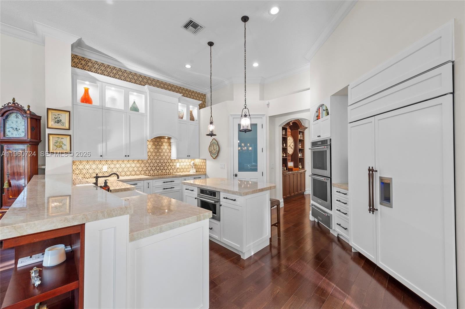 2567 Montclaire Cir