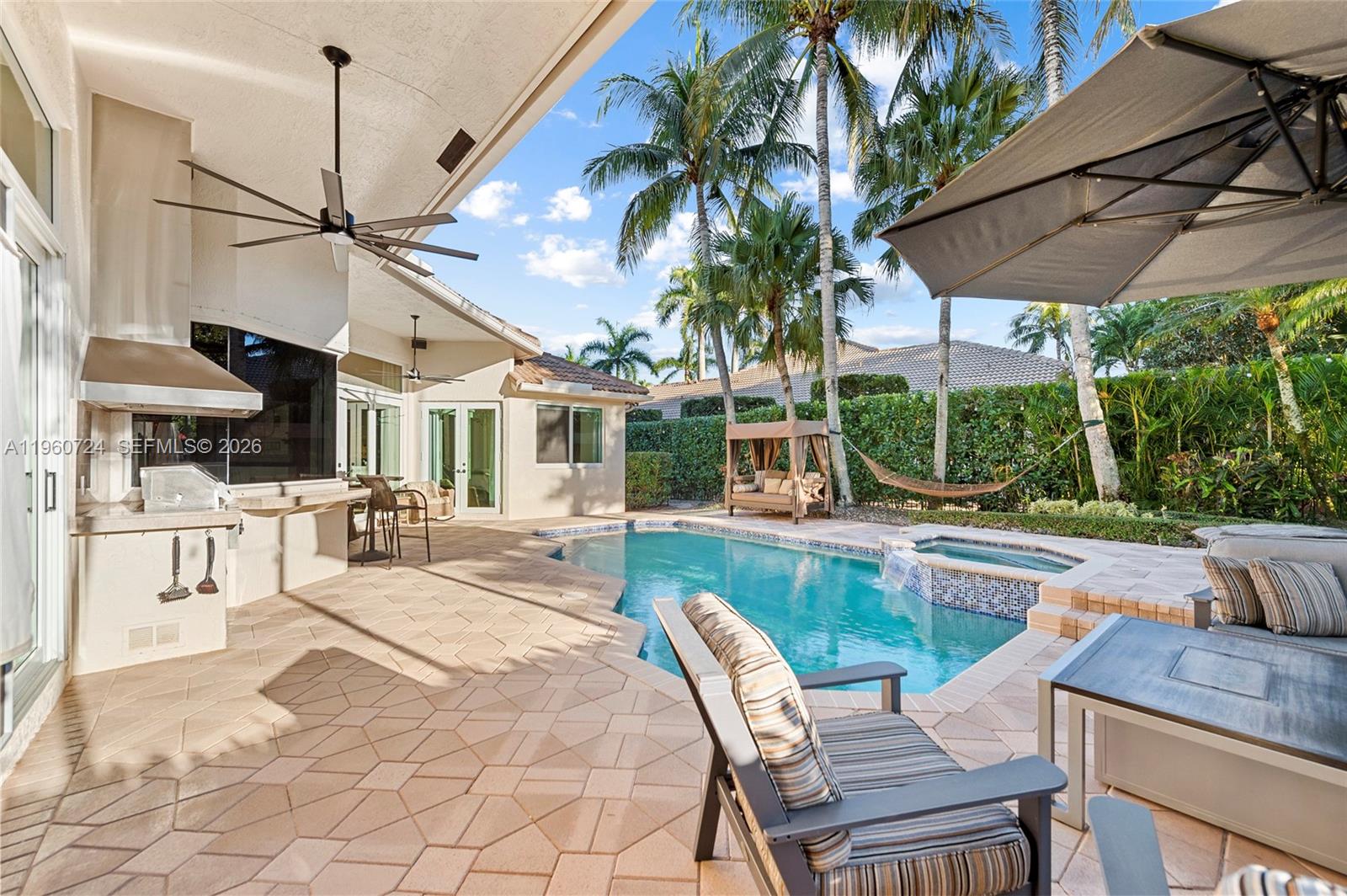 2567 Montclaire Cir