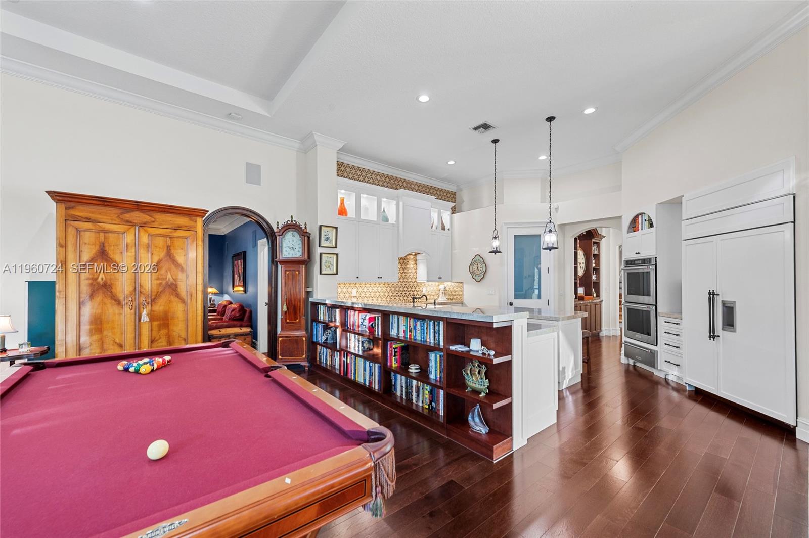 2567 Montclaire Cir