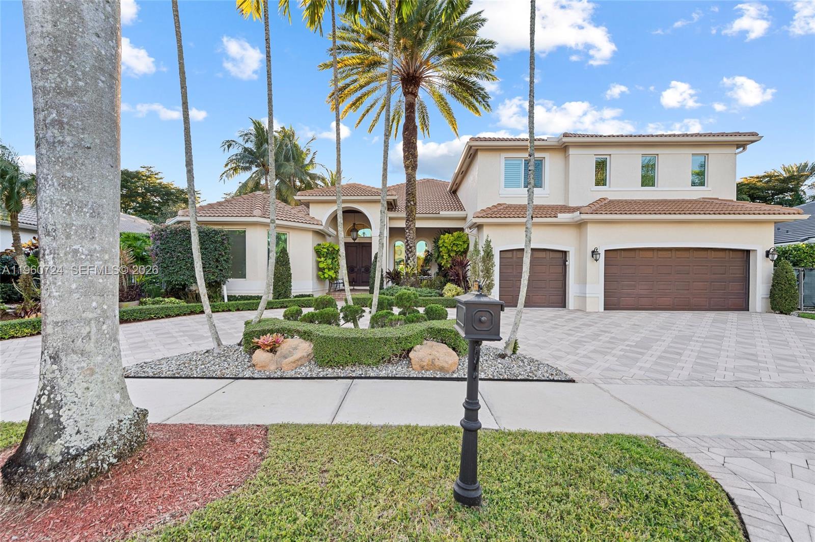 2567 Montclaire Cir