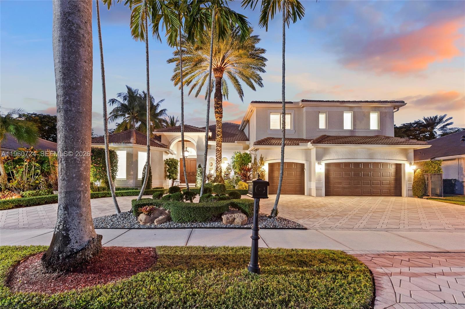 2567 Montclaire Cir