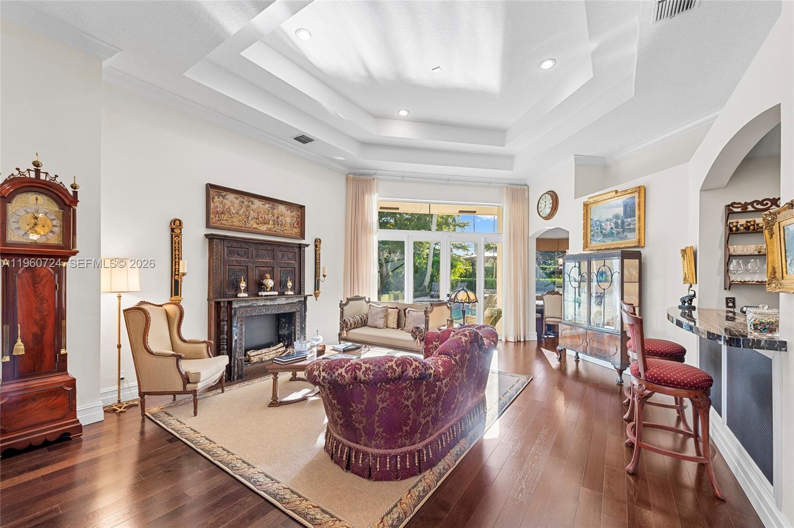 2567 Montclaire Cir
