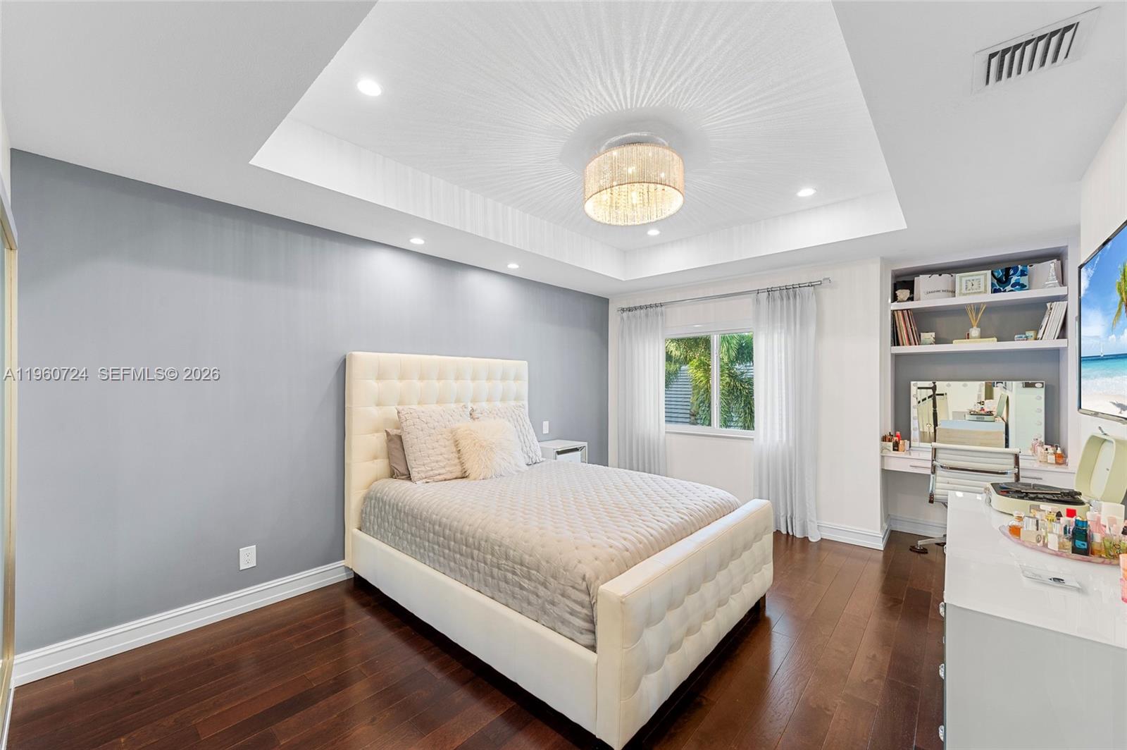 2567 Montclaire Cir