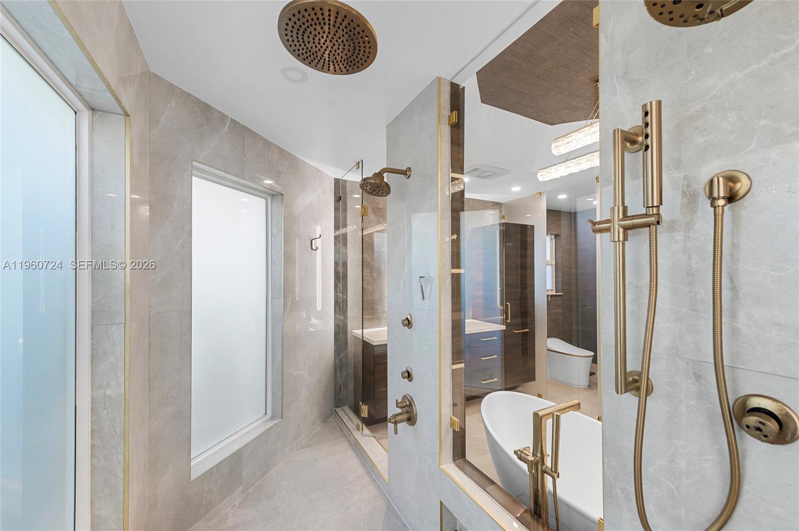 2567 Montclaire Cir