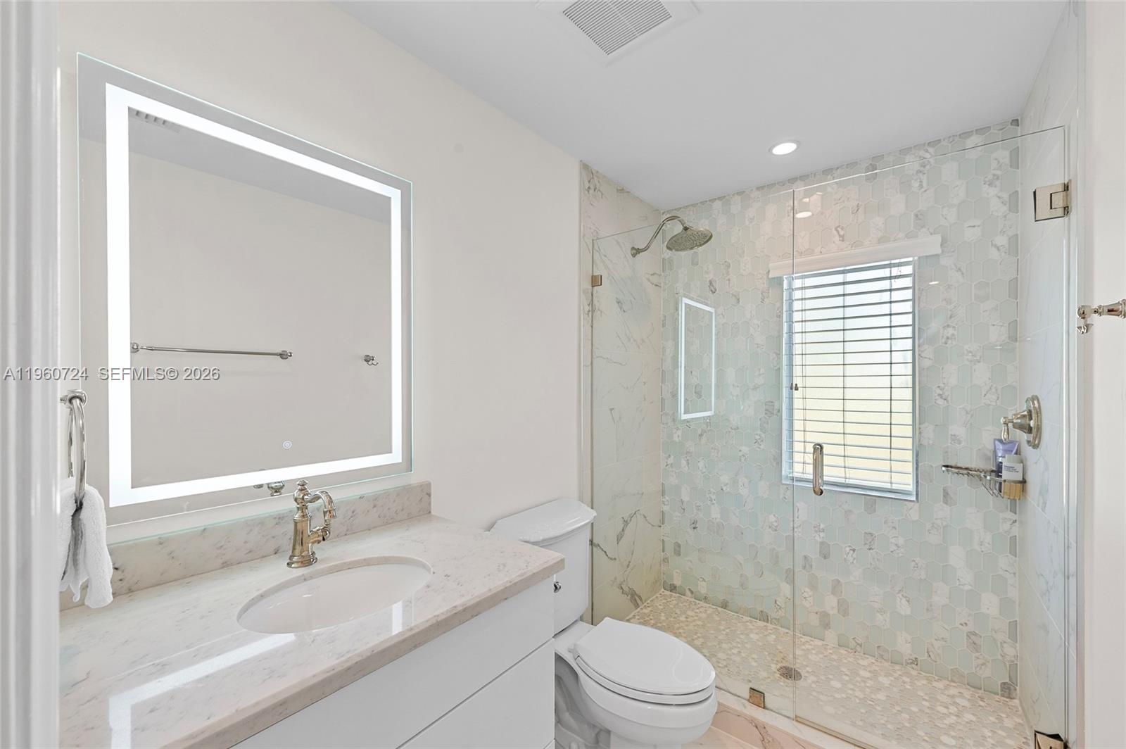2567 Montclaire Cir