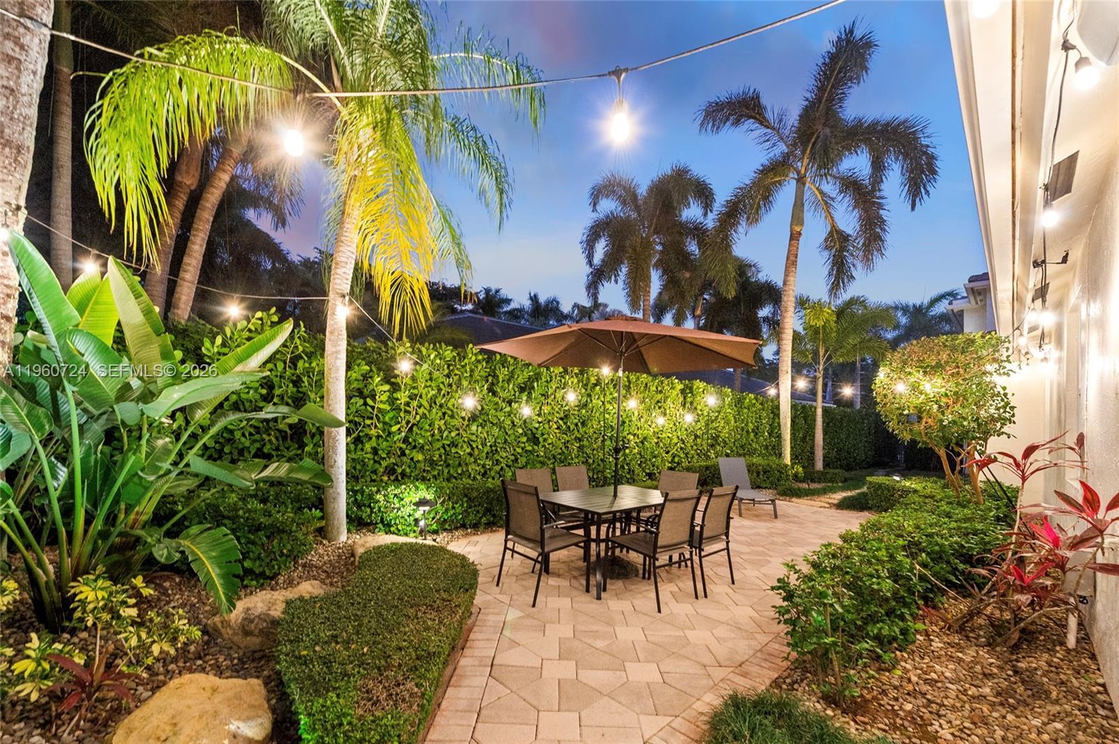 2567 Montclaire Cir