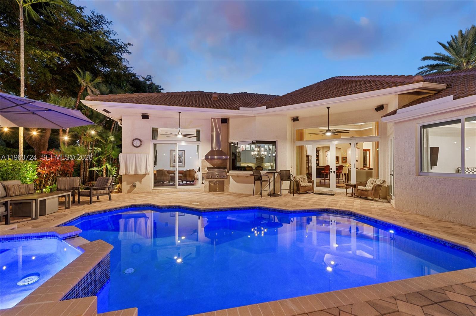2567 Montclaire Cir