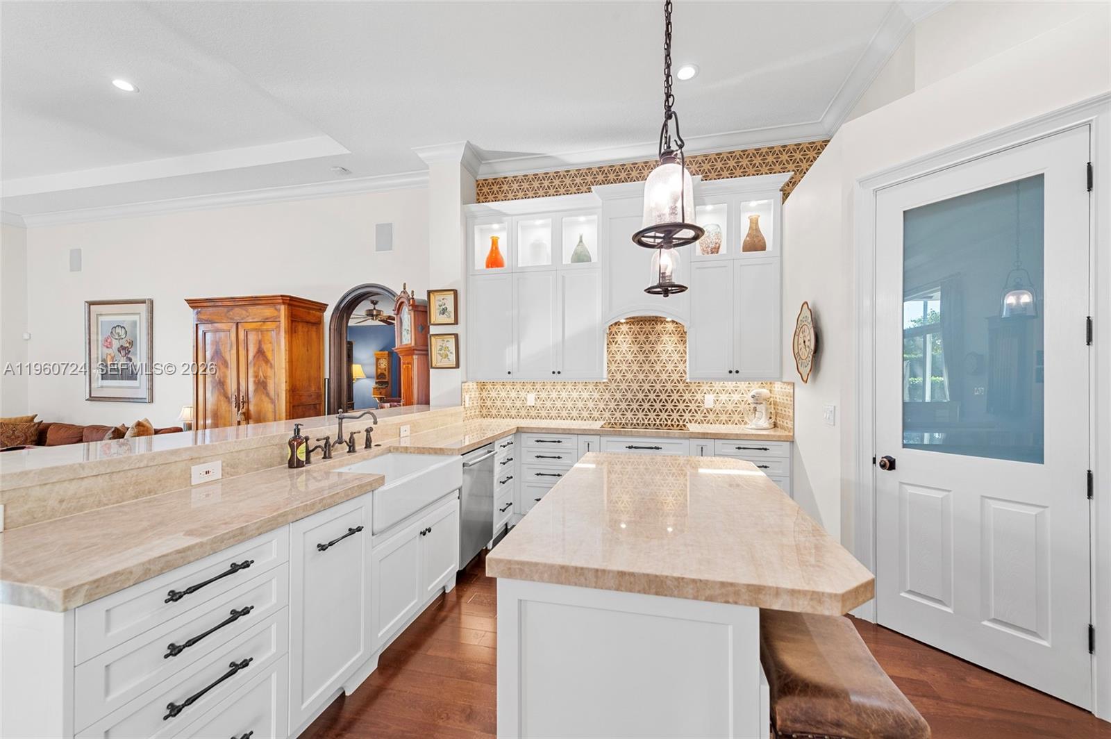 2567 Montclaire Cir
