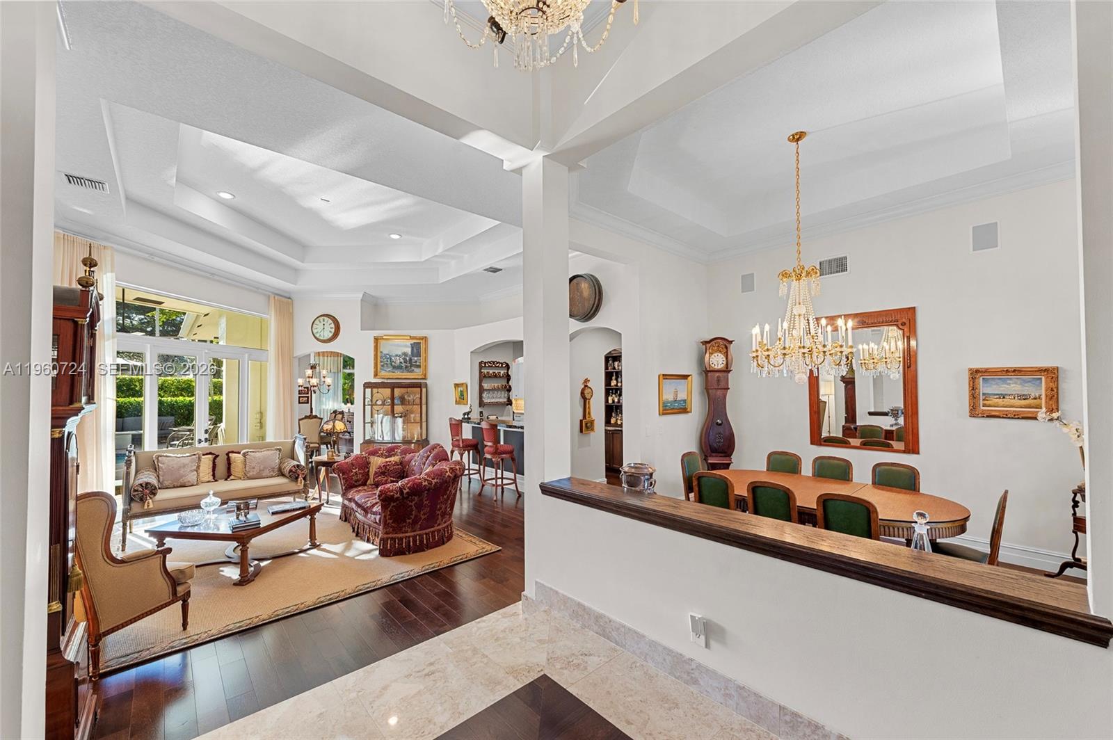 2567 Montclaire Cir