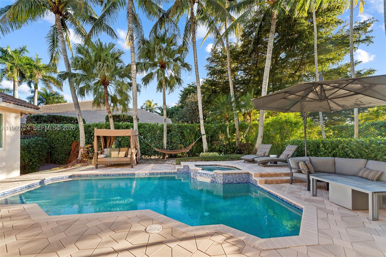 2567 Montclaire Cir