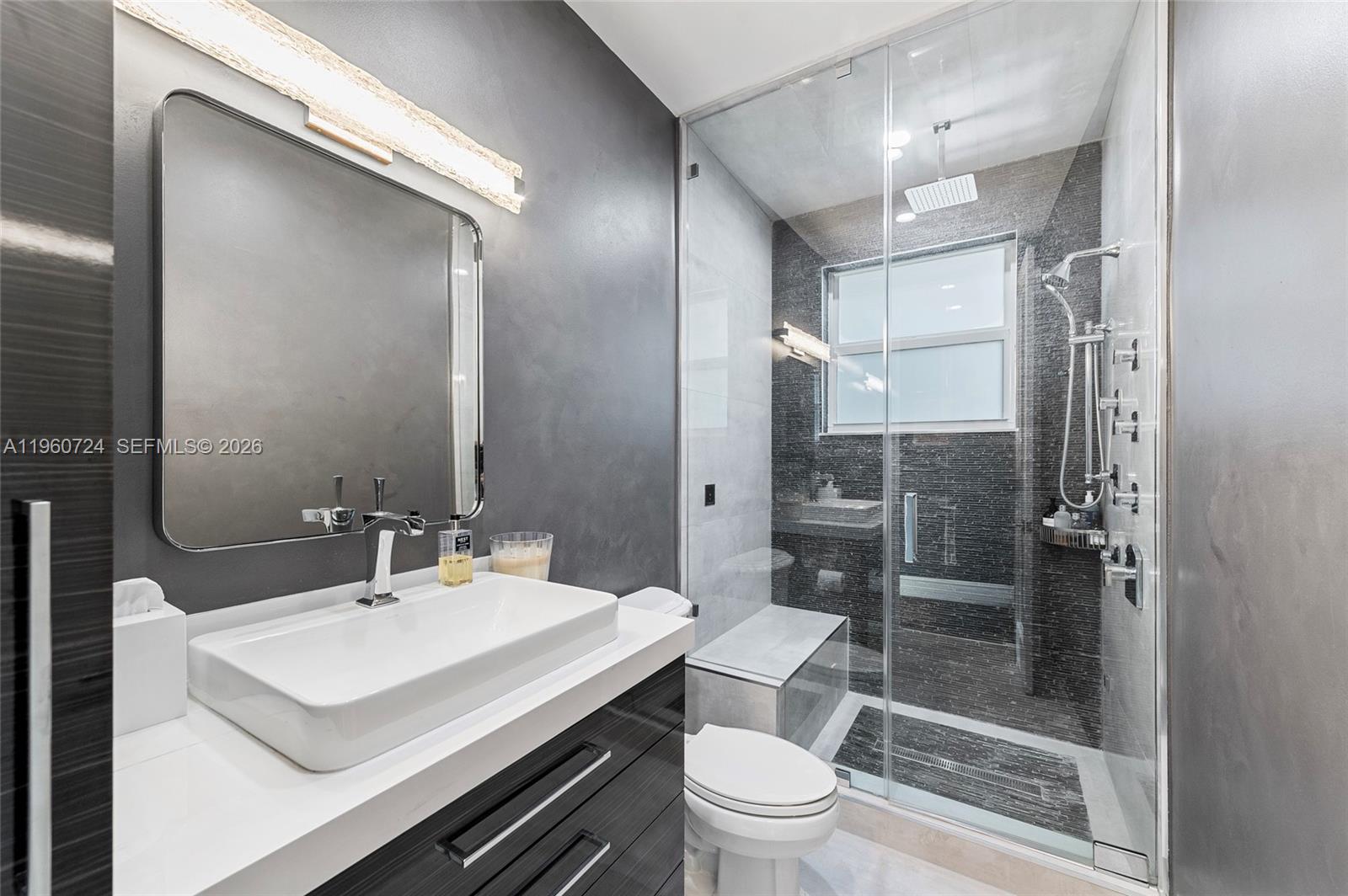 2567 Montclaire Cir