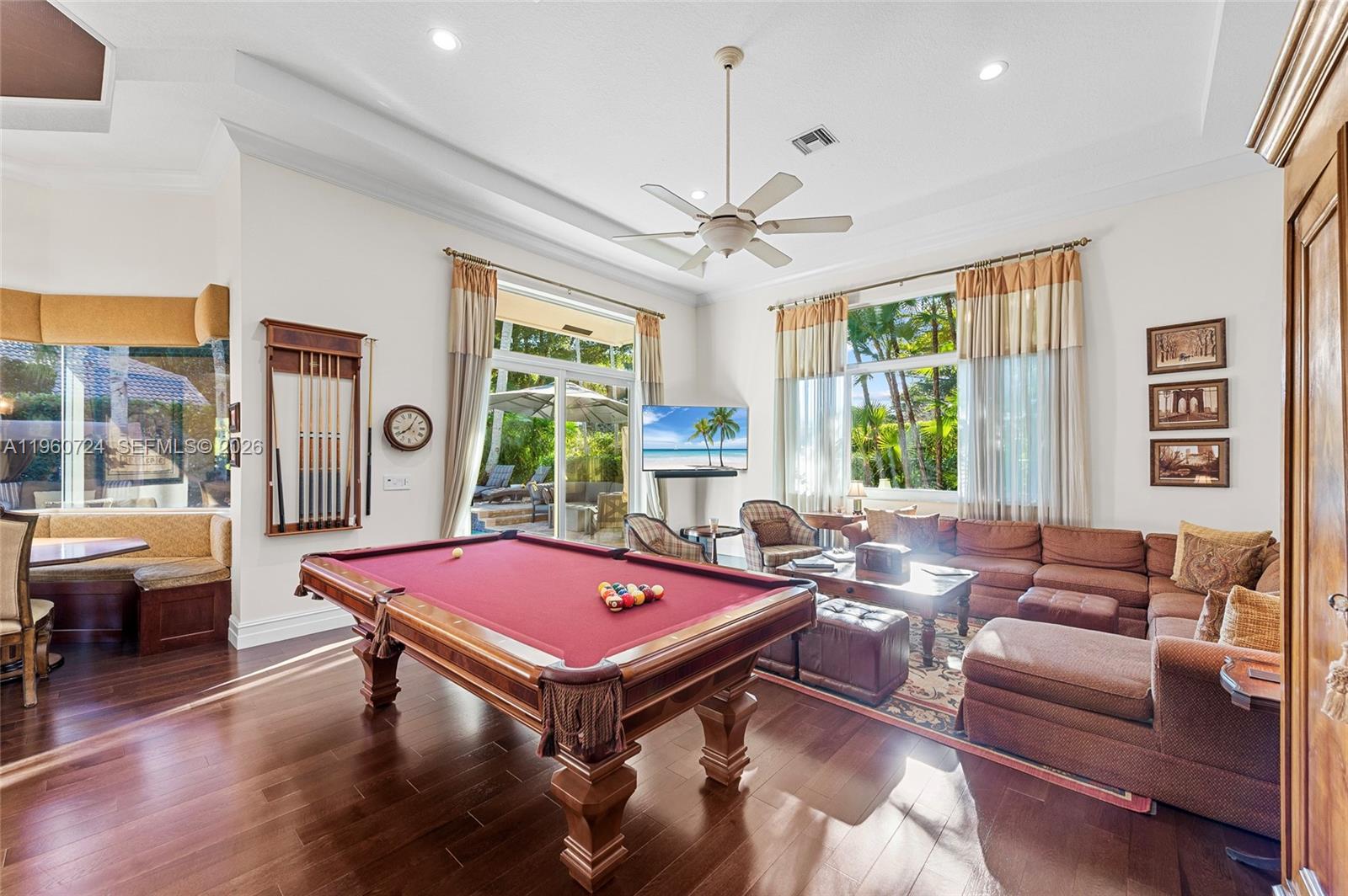 2567 Montclaire Cir