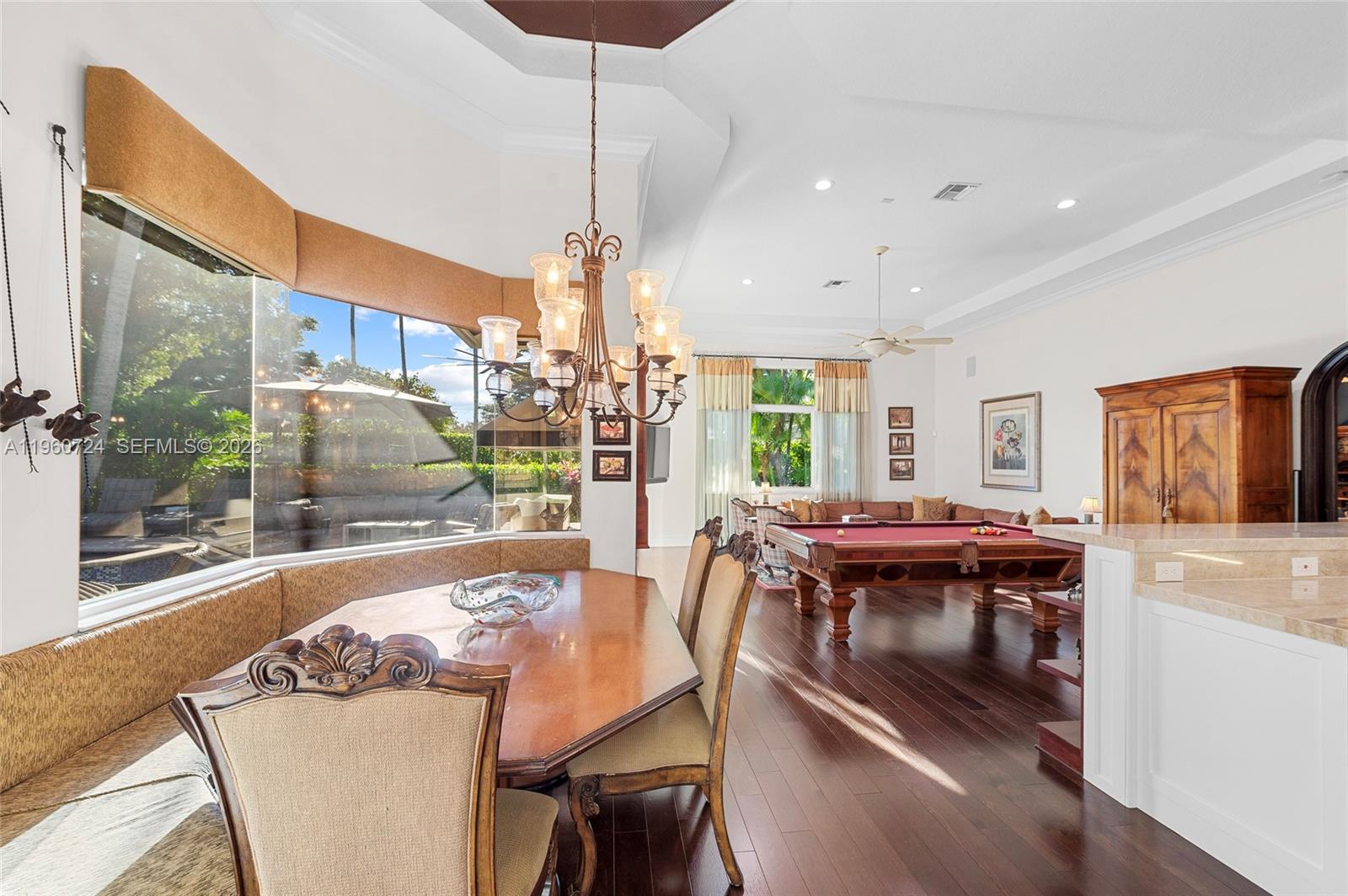 2567 Montclaire Cir
