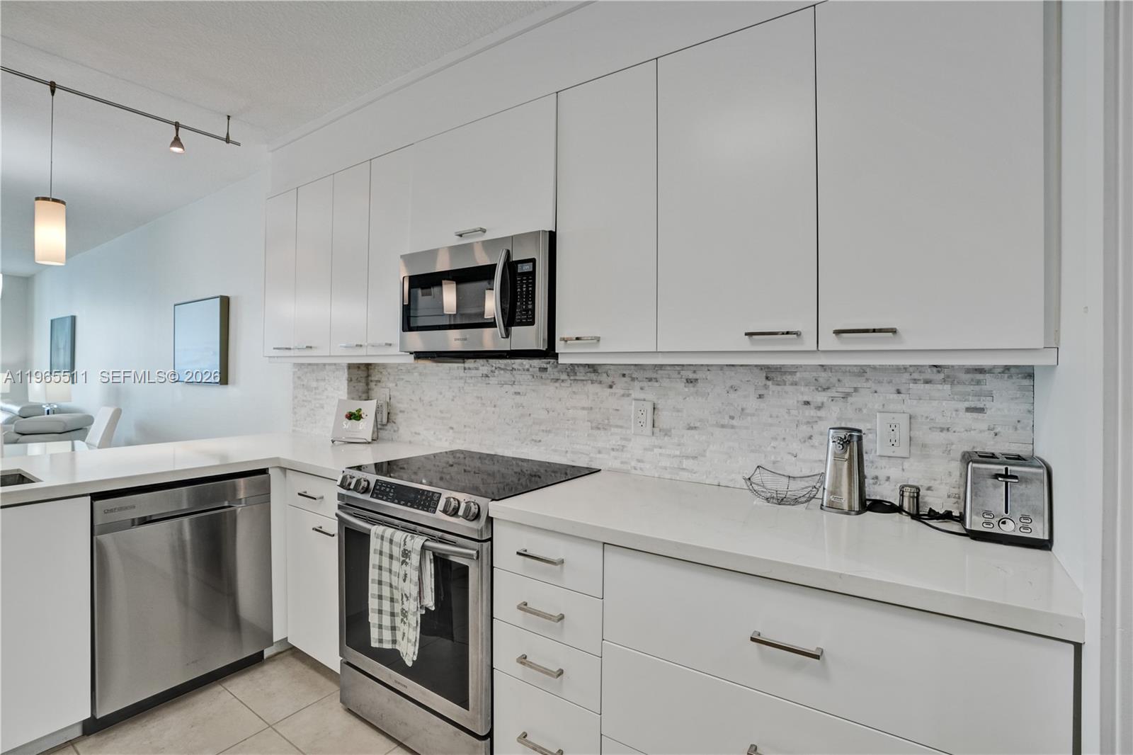 18100 N Bay Rd # 508