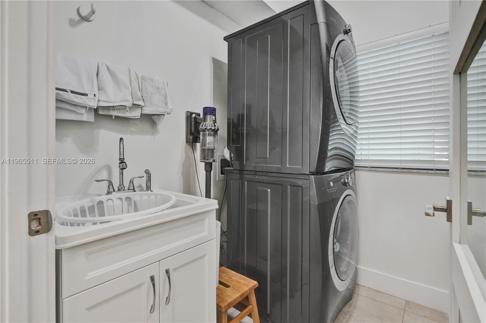 18100 N Bay Rd # 508