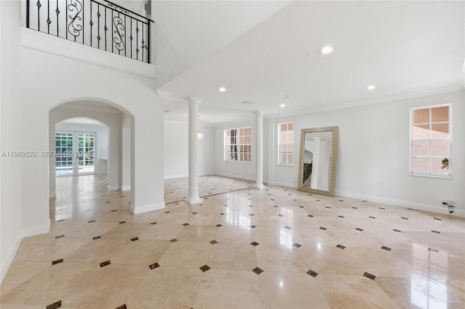 2455 Greenbrier Ct